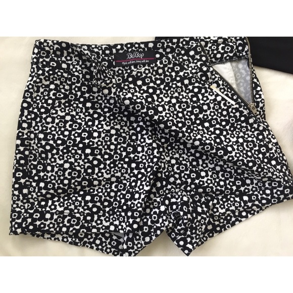 Shorts - Picture 2 of 6